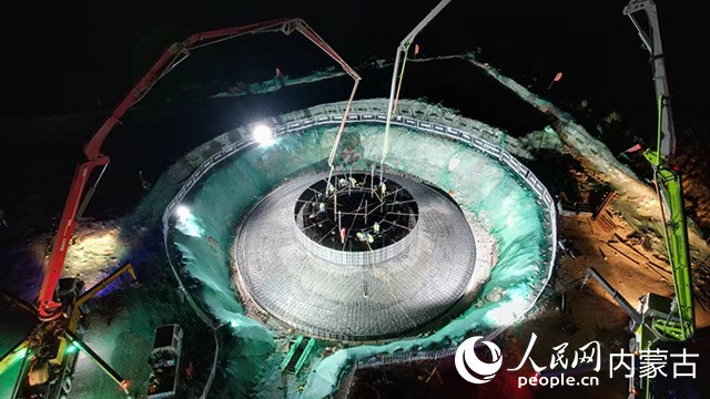 阿魯科爾沁100萬千瓦風(fēng)儲基地項目風(fēng)機基礎(chǔ)澆筑。內(nèi)蒙古能源集團供圖