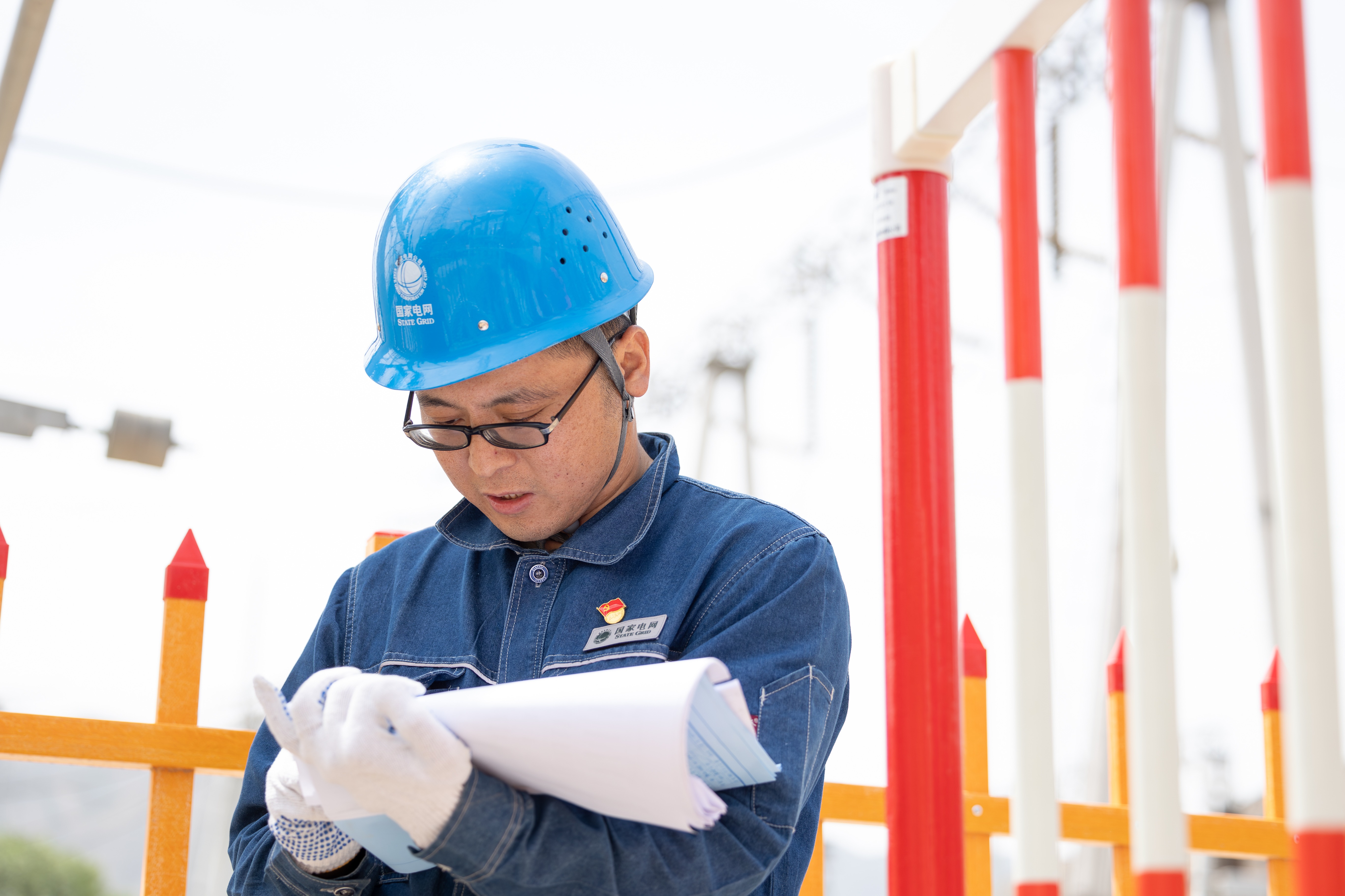 5月15日，在330千伏海石灣變電站，國網蘭州供電公司變電檢修<span id=