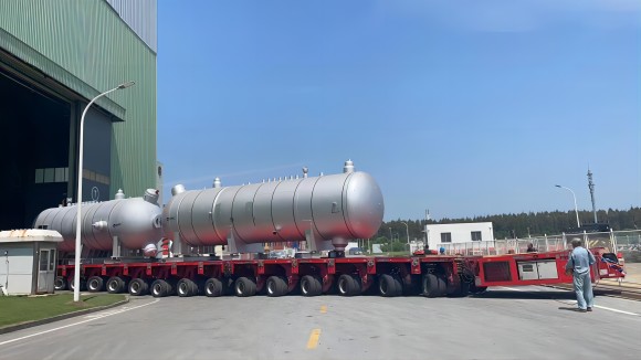 1--【項目建設】運輸“使命必達”， 三期項目大件設備圓滿交付.jpg